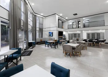 La Quinta Inn & Suites by Wyndham Houston Bush IAH South hotel thumbnail 3