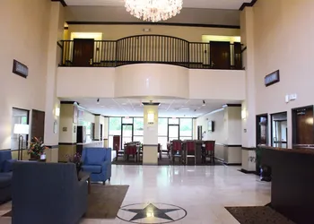 Comfort Suites Bush Intercontinental Airport hotel thumbnail 2