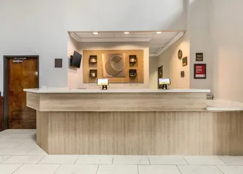 Comfort Suites Bush Intercontinental Airport hotel thumbnail 5