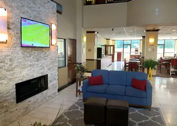 Comfort Suites Bush Intercontinental Airport hotel thumbnail 8