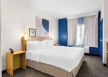 Spark by Hilton Pearland hotel thumbnail 3