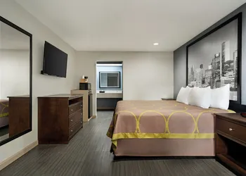 Crystal Inn Northeast Houston Downtown I-610 hotel thumbnail 5