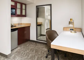 SpringHill Suites Houston Hobby Airport hotel thumbnail 8