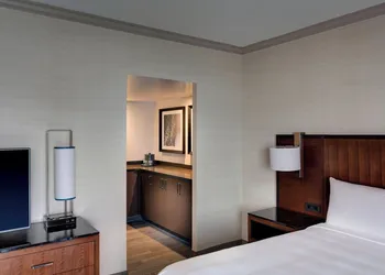 Houston Airport Marriott at George Bush Intercontinental hotel thumbnail 8