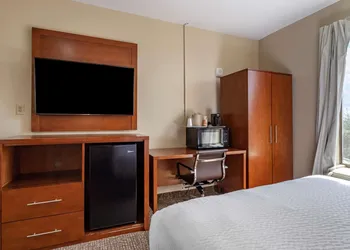Comfort Suites Houston near Medical Center- NRG Stadium hotel thumbnail 5