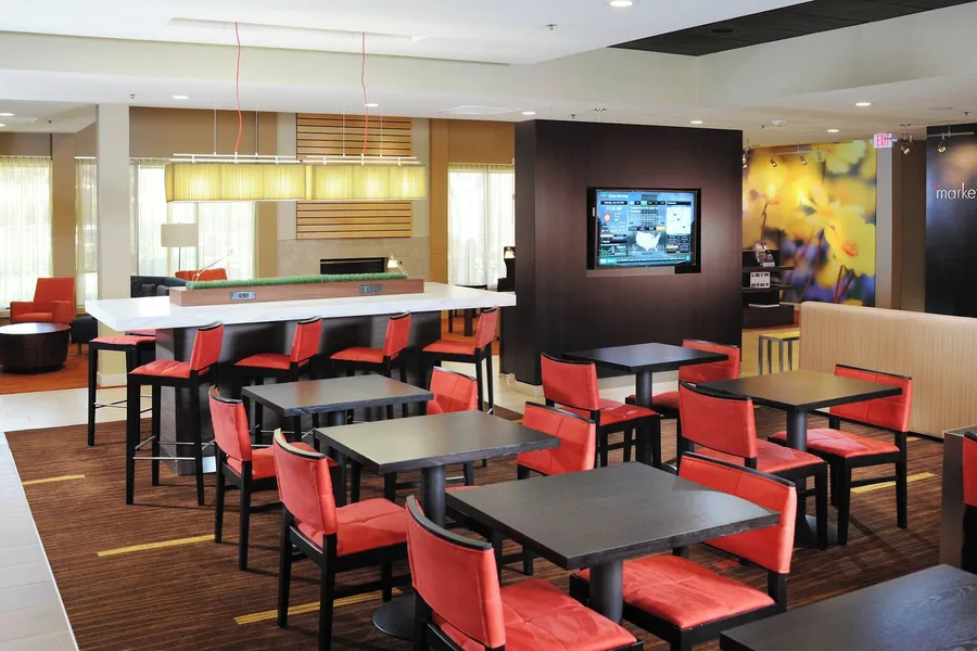 Courtyard by Marriott Houston Hobby Airport hotel detail image 2
