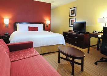 Courtyard by Marriott Houston Hobby Airport hotel thumbnail 5