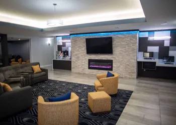 La Quinta Inn & Suites by Wyndham Houston East at Normandy hotel thumbnail 2