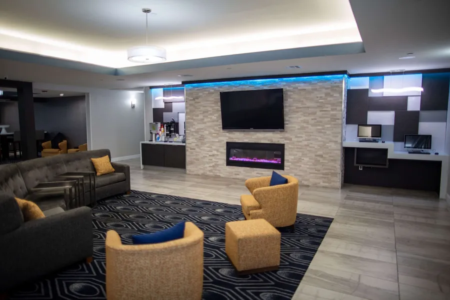 La Quinta Inn & Suites by Wyndham Houston East at Normandy hotel detail image 2