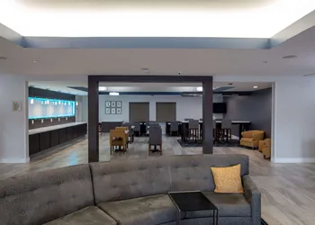 La Quinta Inn & Suites by Wyndham Houston East at Normandy hotel thumbnail 5
