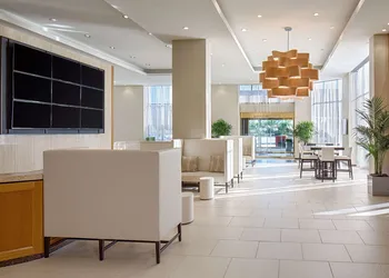 DoubleTree by Hilton Hotel Houston - Greenway Plaza hotel thumbnail 4