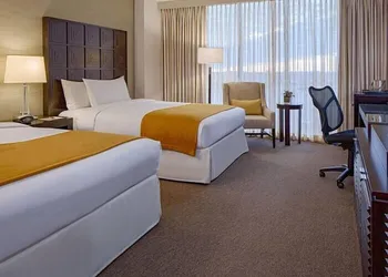 DoubleTree by Hilton Hotel Houston - Greenway Plaza hotel thumbnail 7