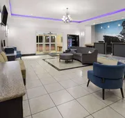La Quinta Inn & Suites by Wyndham Deer Park hotel detail image 3