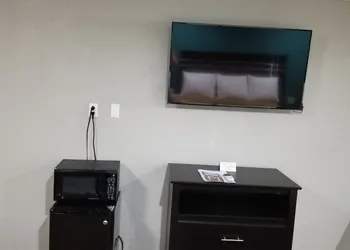 Prestige Inn hotel thumbnail 2
