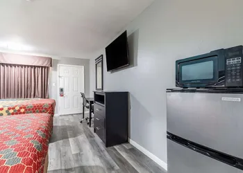 Prestige Inn hotel thumbnail 4