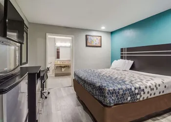 Prestige Inn hotel thumbnail 5