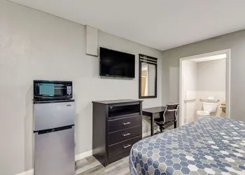 Prestige Inn hotel thumbnail 7