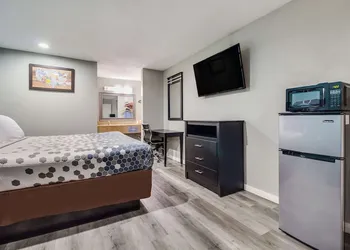 Prestige Inn hotel thumbnail 8