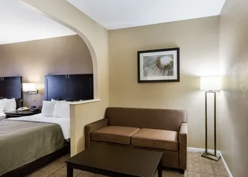Quality Suites Houston NW Cy-Fair hotel thumbnail 7
