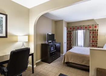 Quality Suites Houston NW Cy-Fair hotel thumbnail 8