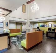 La Quinta Inn & Suites by Wyndham Pasadena hotel detail image 3