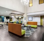La Quinta Inn & Suites by Wyndham Pasadena hotel detail image 4