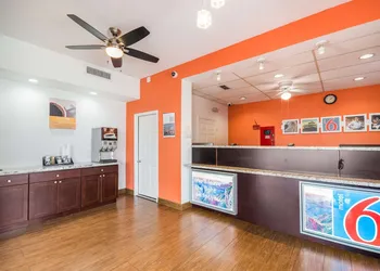 Motel 6 Houston, TX - Brookhollow hotel thumbnail 2