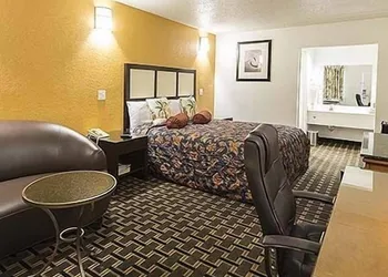 Motel 6 Houston, TX - Brookhollow hotel thumbnail 4
