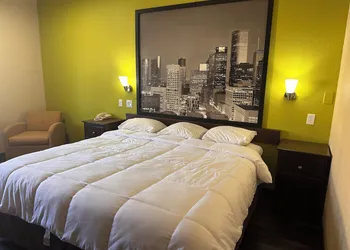 Red Lion Inn & Suites IAH Airport East hotel thumbnail 6