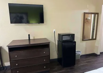 Red Lion Inn & Suites IAH Airport East hotel thumbnail 8