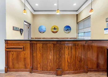 Best Western Plus Hobby Airport Inn & Suites hotel thumbnail 2