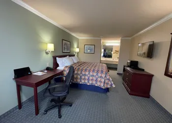 Americas Best Value Inn Houston Hobby Airport hotel thumbnail 5