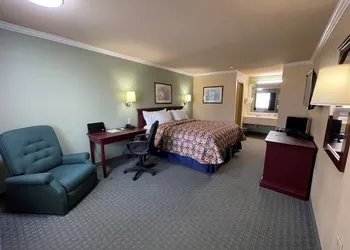 Americas Best Value Inn Houston Hobby Airport hotel thumbnail 7