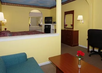 Scottish Inn & Suites hotel thumbnail 3
