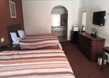 Scottish Inn & Suites hotel thumbnail 8