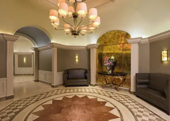 Houston Grand Hotel - River Oaks hotel thumbnail 2