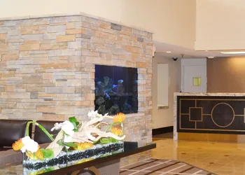 Doubletree by Hilton Houston Hobby Airport hotel thumbnail 2