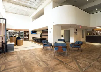 Doubletree by Hilton Houston Hobby Airport hotel thumbnail 4