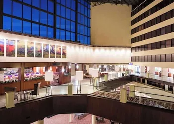 Sonesta Hotel Houston IAH Airport hotel thumbnail 2