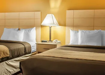 Econo Lodge At The Falls North hotel thumbnail 5