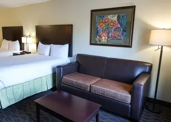 Oxford Suites Portland - Jantzen Beach hotel thumbnail 7