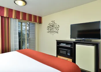 Holiday Inn Express Portland SE- Clackamas Area by IHG hotel thumbnail 2
