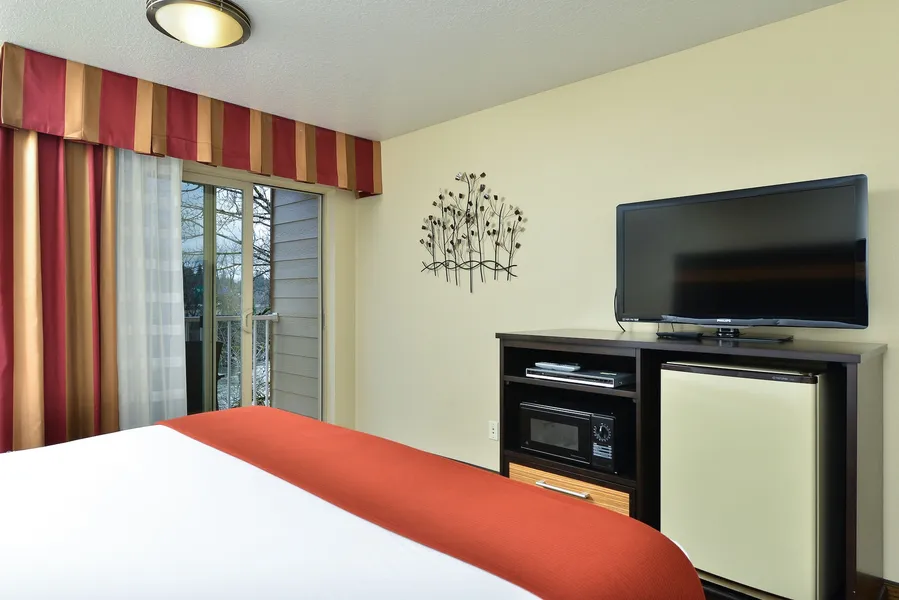 Holiday Inn Express Portland SE- Clackamas Area by IHG hotel detail image 2