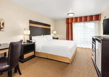 Holiday Inn Express Portland SE- Clackamas Area by IHG hotel thumbnail 8