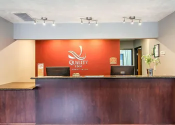 Quality Inn Downtown Convention Center hotel thumbnail 2