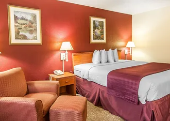 Quality Inn Downtown Convention Center hotel thumbnail 8