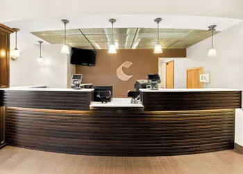 Comfort Suites Portland Airport hotel thumbnail 2