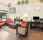 Comfort Suites Portland Airport hotel detail image 4