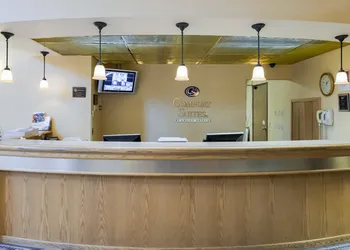 Comfort Suites Portland Airport hotel thumbnail 6