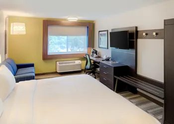 Holiday Inn Express Newberg - Wine Country by IHG hotel thumbnail 4